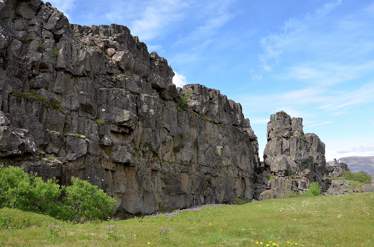 Tectonic plate boundary rock walls at Almannagjá in Þingvellir National Park